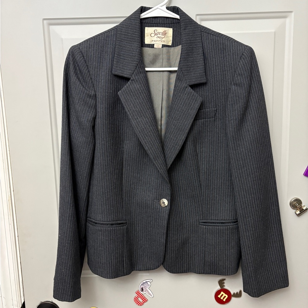 Sophisticated 100% wool Gray Pinstripe Blazer